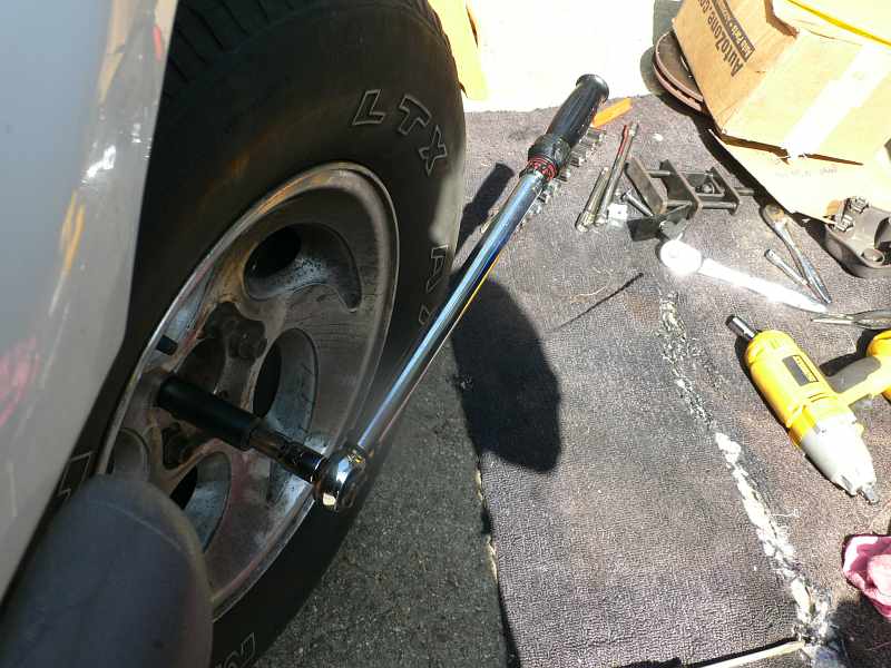 Torque Wheel Nuts - Ford Explorer