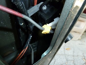 Manual Lock Pull Clip
