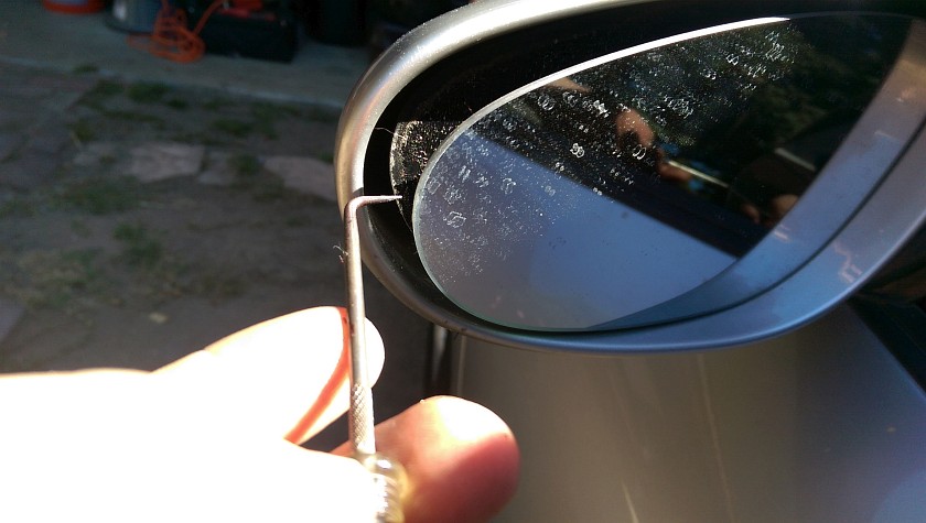 Porsche Mirror Glass Coming Loose